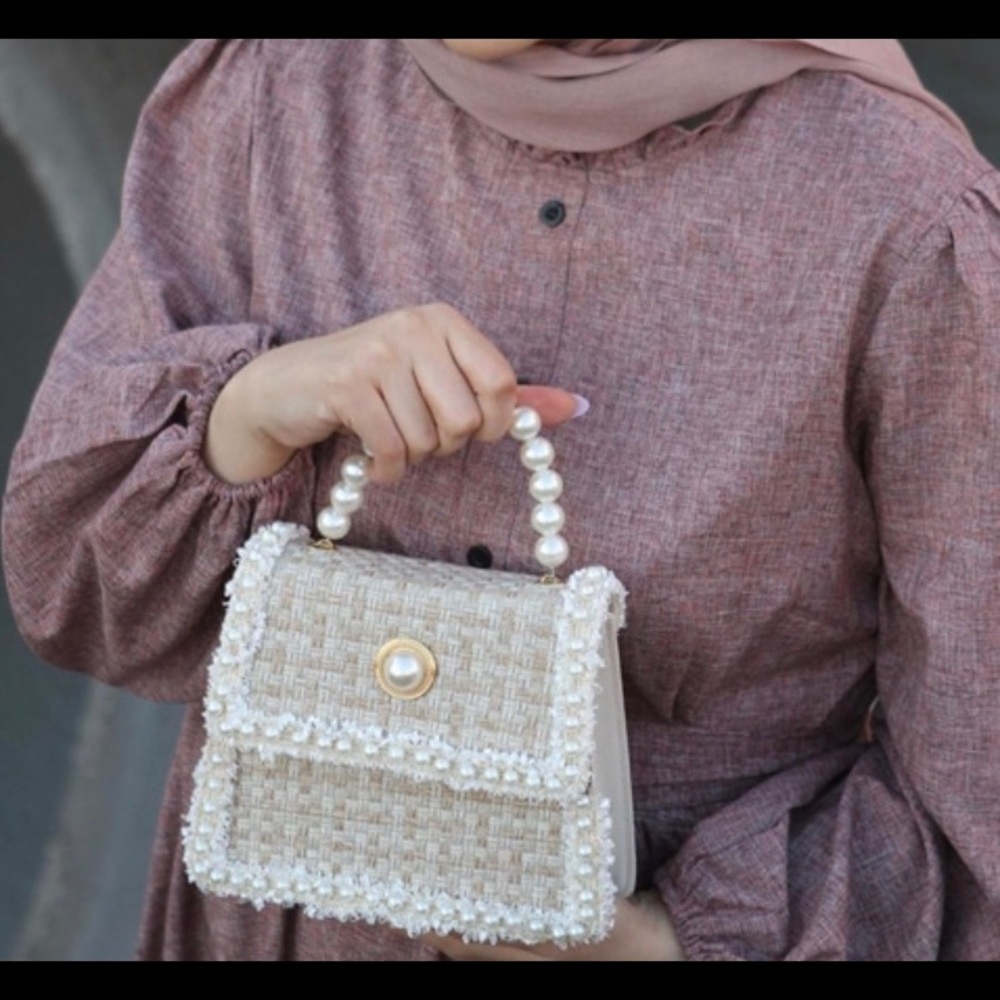 Woven tweed pearl bag - Picture 7 of 13